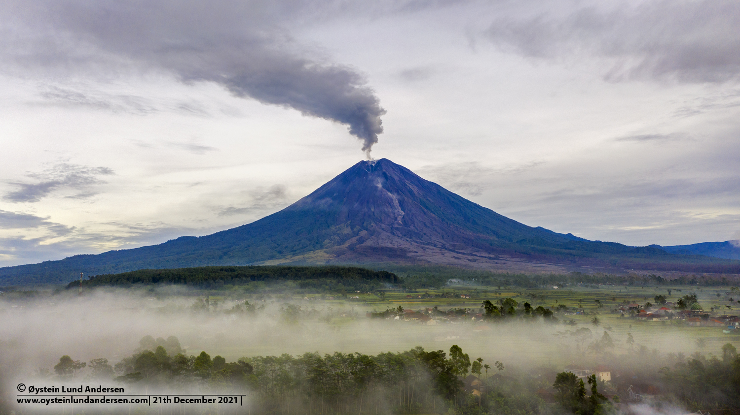 Semeru December 2021 eruption – Øystein Lund Andersen Photography